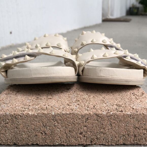 Paula Torres Slides  - Picture 4 of 8